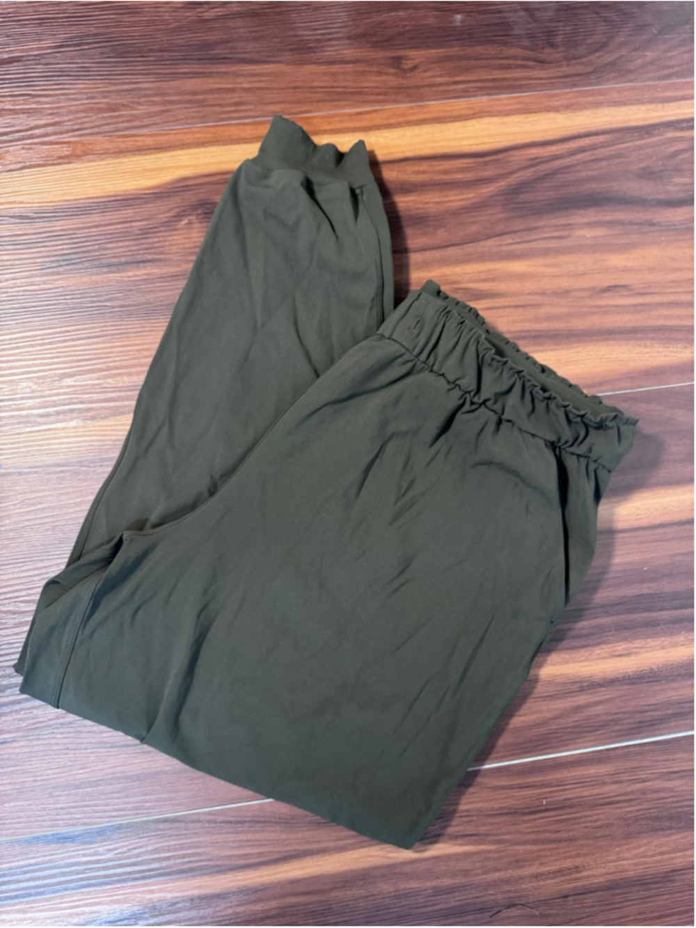 Women's Lululemon Joggers Size 16 Olive Green